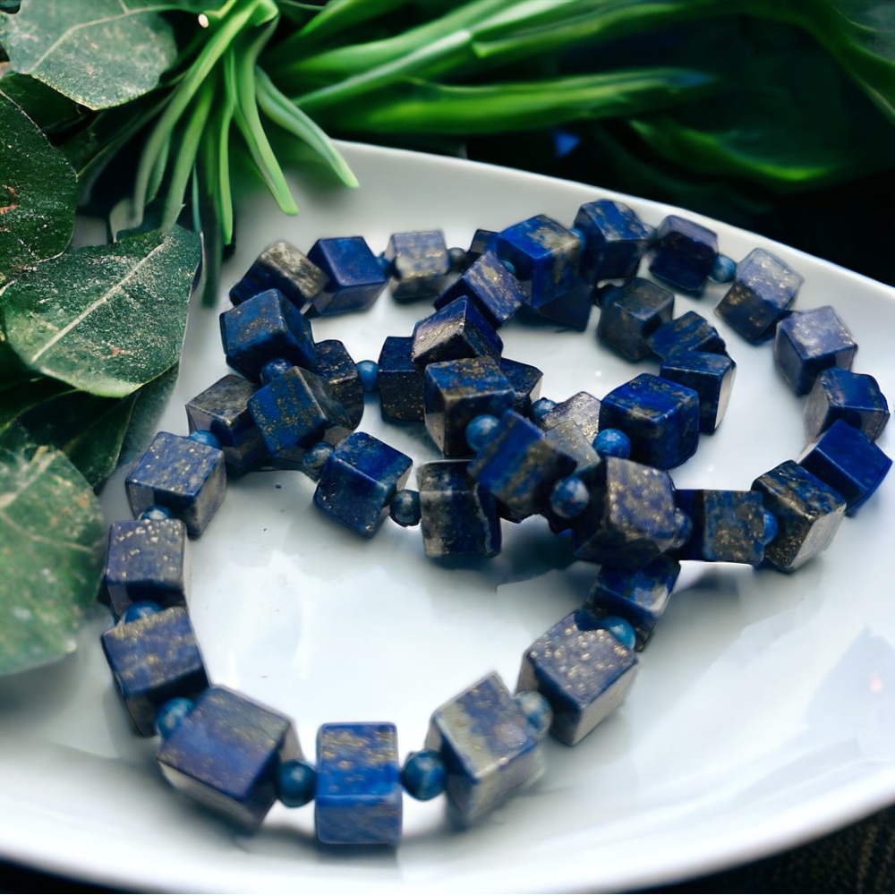 Lápiz Lazuli Gold Shimmer Cubes Stretchy Bracelet